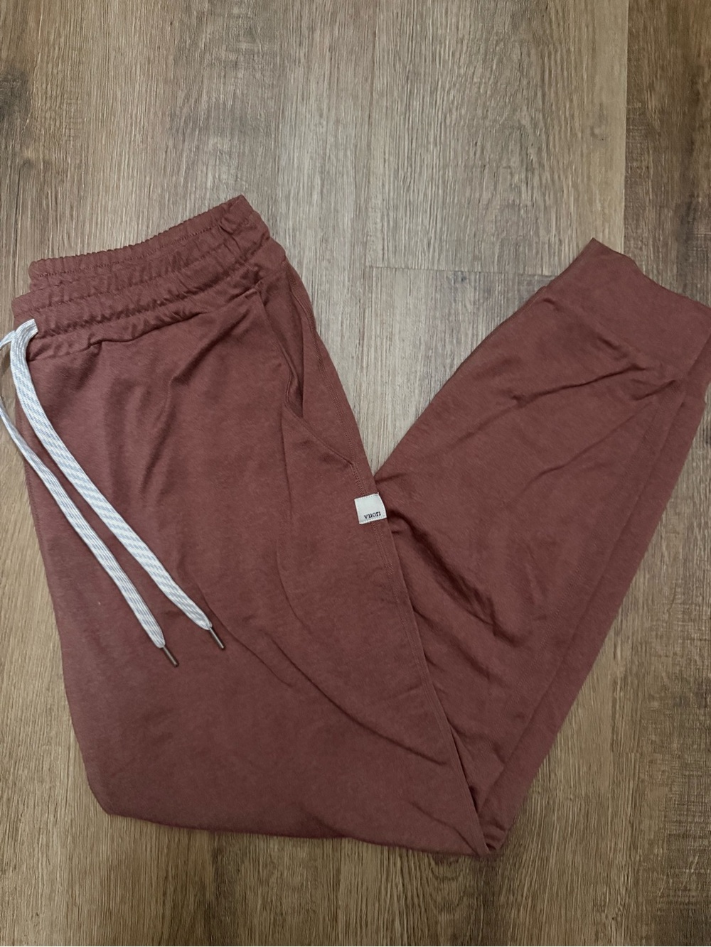 NWOT Vuori Joggers